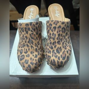 Leopard Print Clogs
